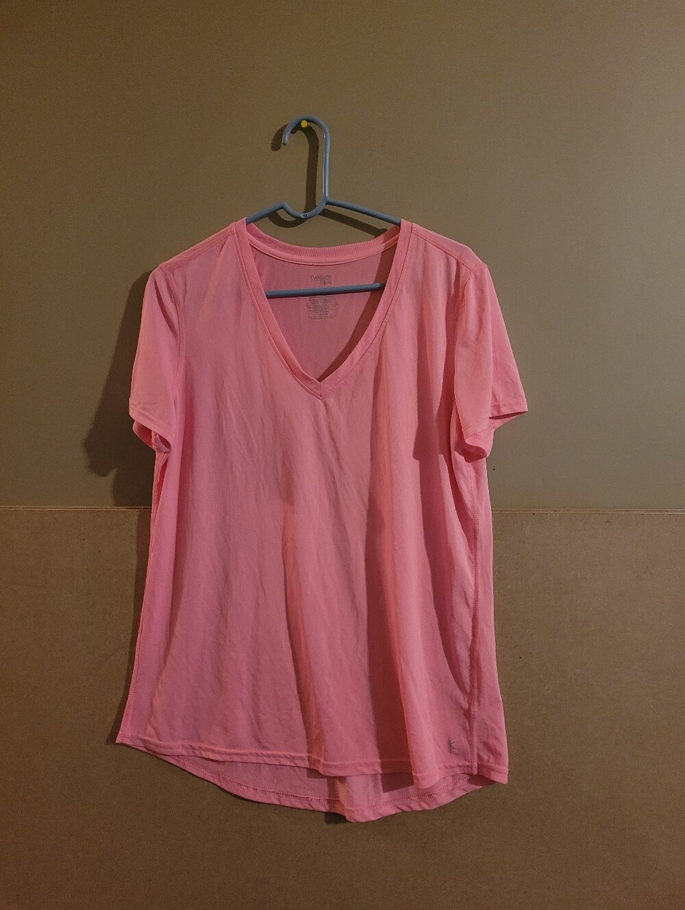 Danskin Now Coral Pink V-Neck Short Sleeve Tee Xl